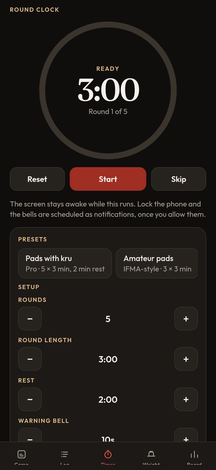 Steel Camp on iPhone. Round timer on the pro pads preset: 5 rounds of 3 minutes with 2 minutes rest. Sample data.